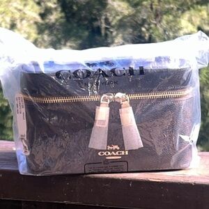 COACH Makeup Case In Signature Canvas CW728 AUTHENTIC New!!